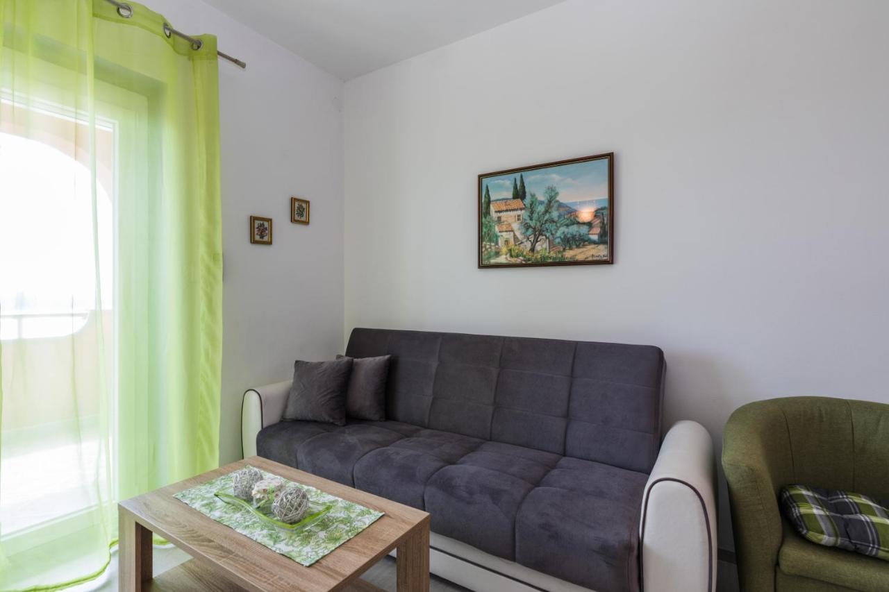 Apartment Mikanovic *