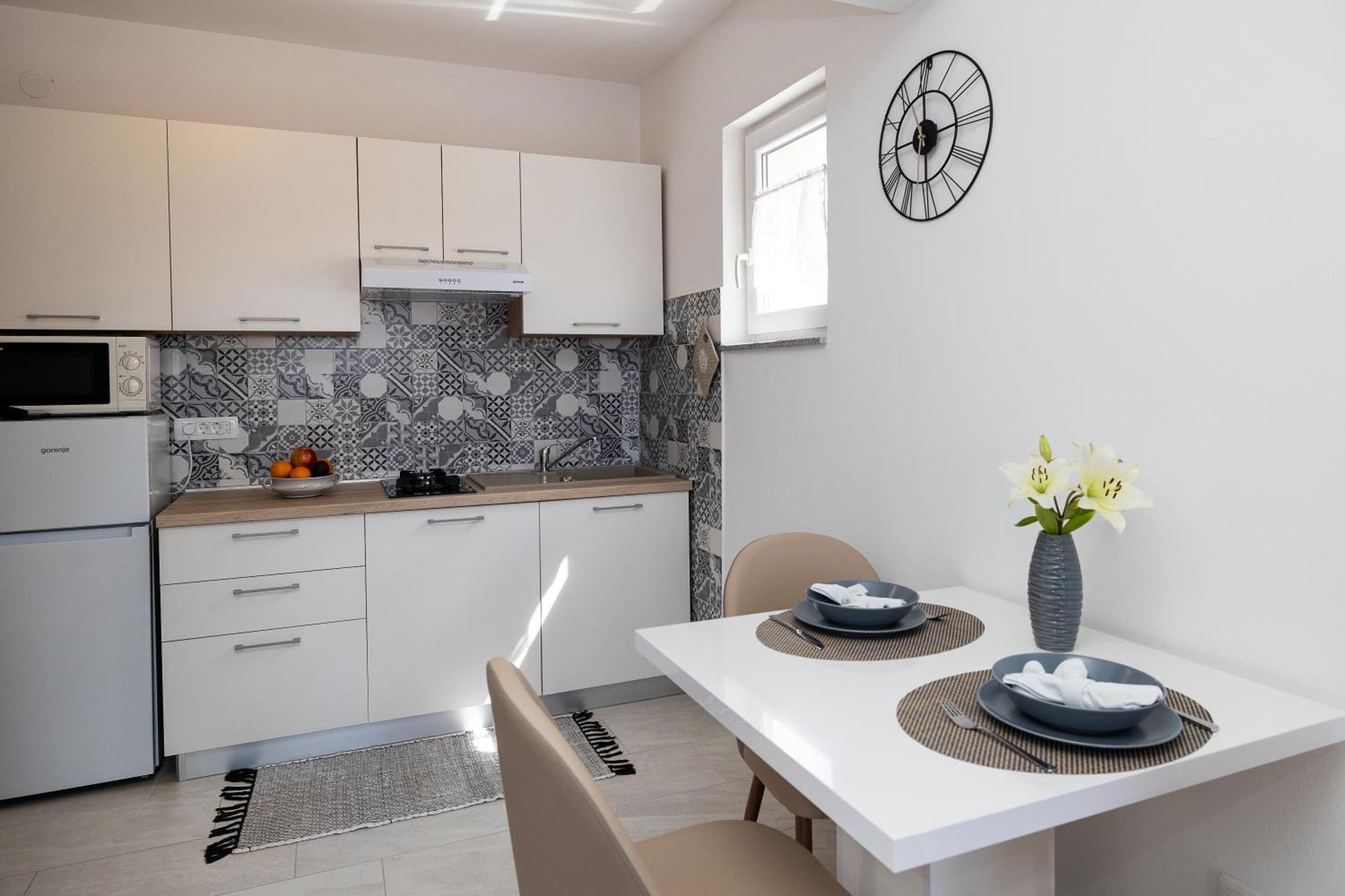 Mikanovic Apartment *